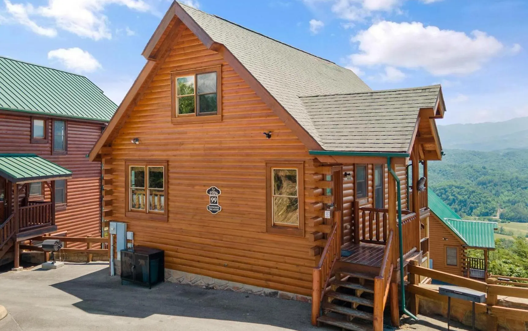 Staying Near Foxfire Mountain: 7 Family Cabins Compared